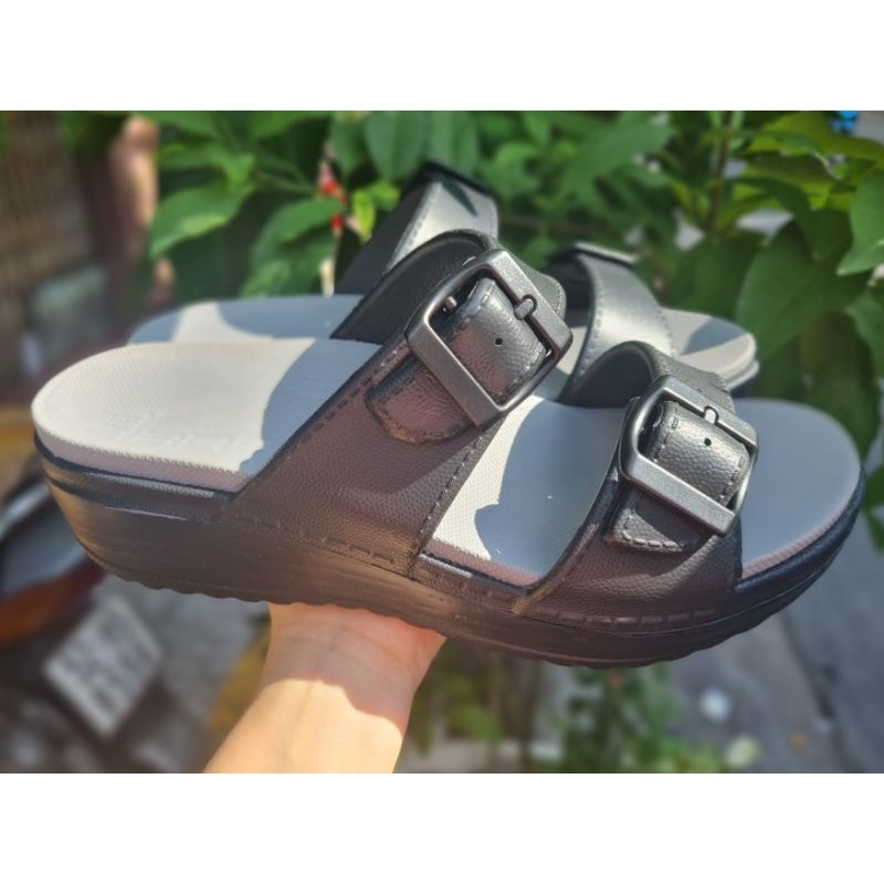 Dép Dansko xuất đi Đan Mạch