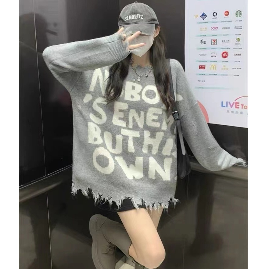 Áo len nữ Montoghi dệt kim DÁNG DÀI IN CHỮ phối RÁCH LAI TUA phom rộng siêu hot