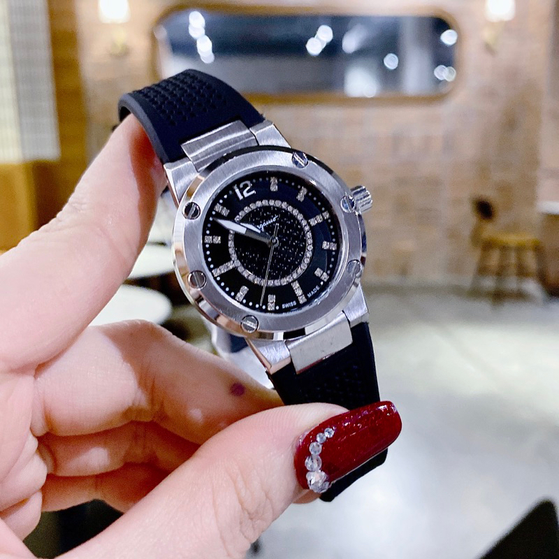Đồng hồ nữ Salvatore Ferragamo dây silicon đen