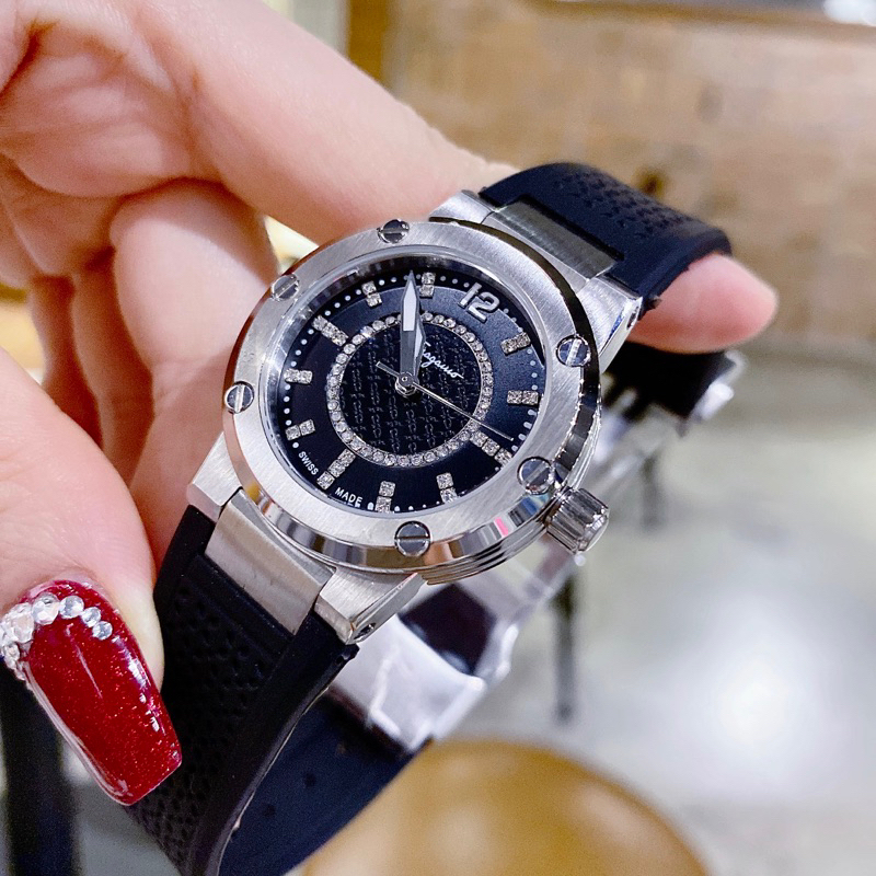 Đồng hồ nữ Salvatore Ferragamo dây silicon đen