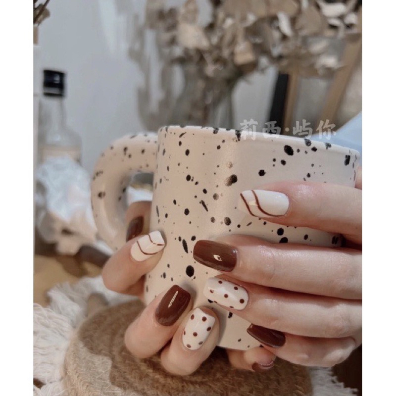 LY CHỤP MẪU NAIL