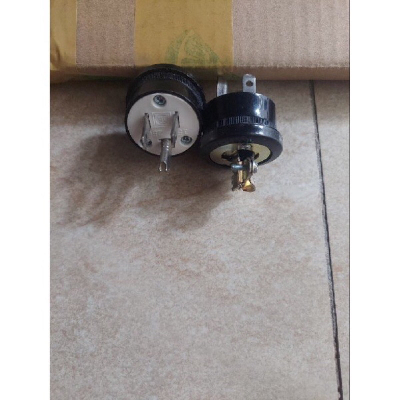 Phích cắm 3 chân kiểu Nhật Tiến Thành