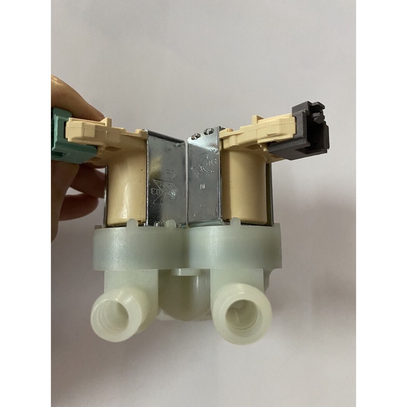 Van cấp nước máy giặt Electrolux van đôi