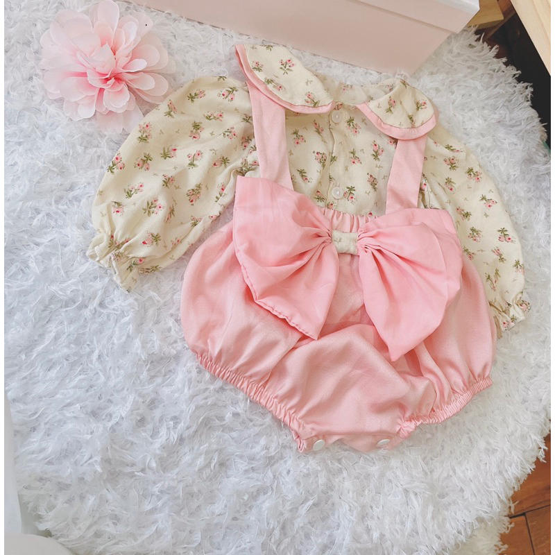 Bodysuit Cho Bé Set 3 Chi Tiết Yếm Lụa Hồng Phối Áo Chất Đũi Lụa Kèm Turban Nơ Xinh B3