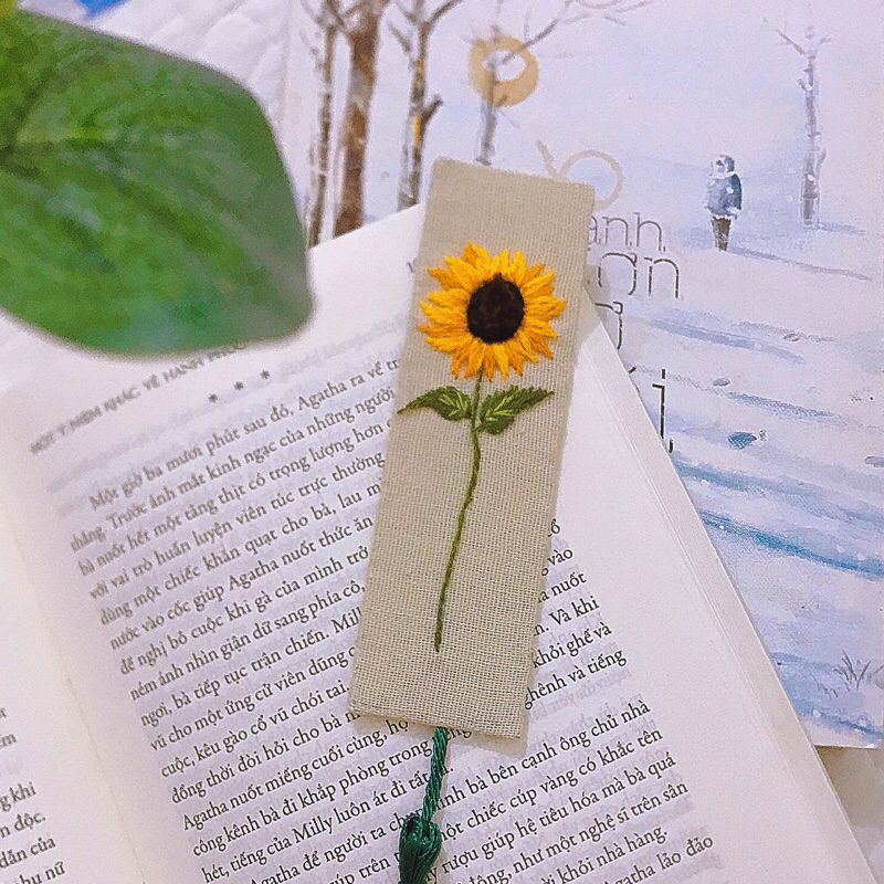 Bookmark thêu tay bằng vải linen