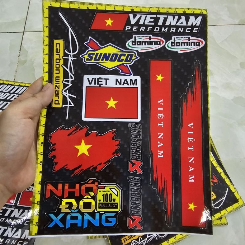 Combo tem logo lá cờ yêu nước 18x25cm dán trang trí xe máy