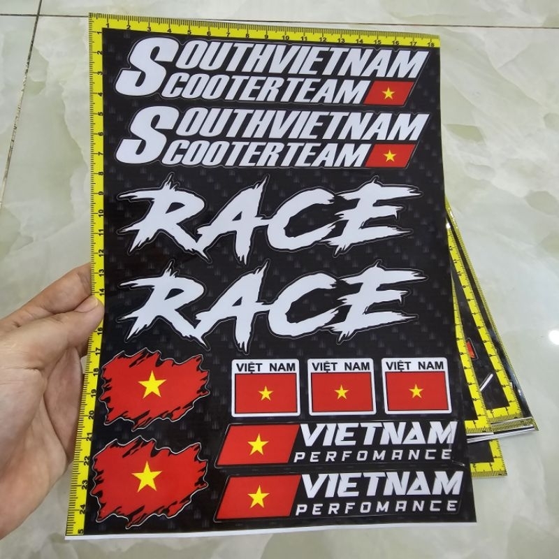 Combo tem logo lá cờ yêu nước 18x25cm dán trang trí xe máy