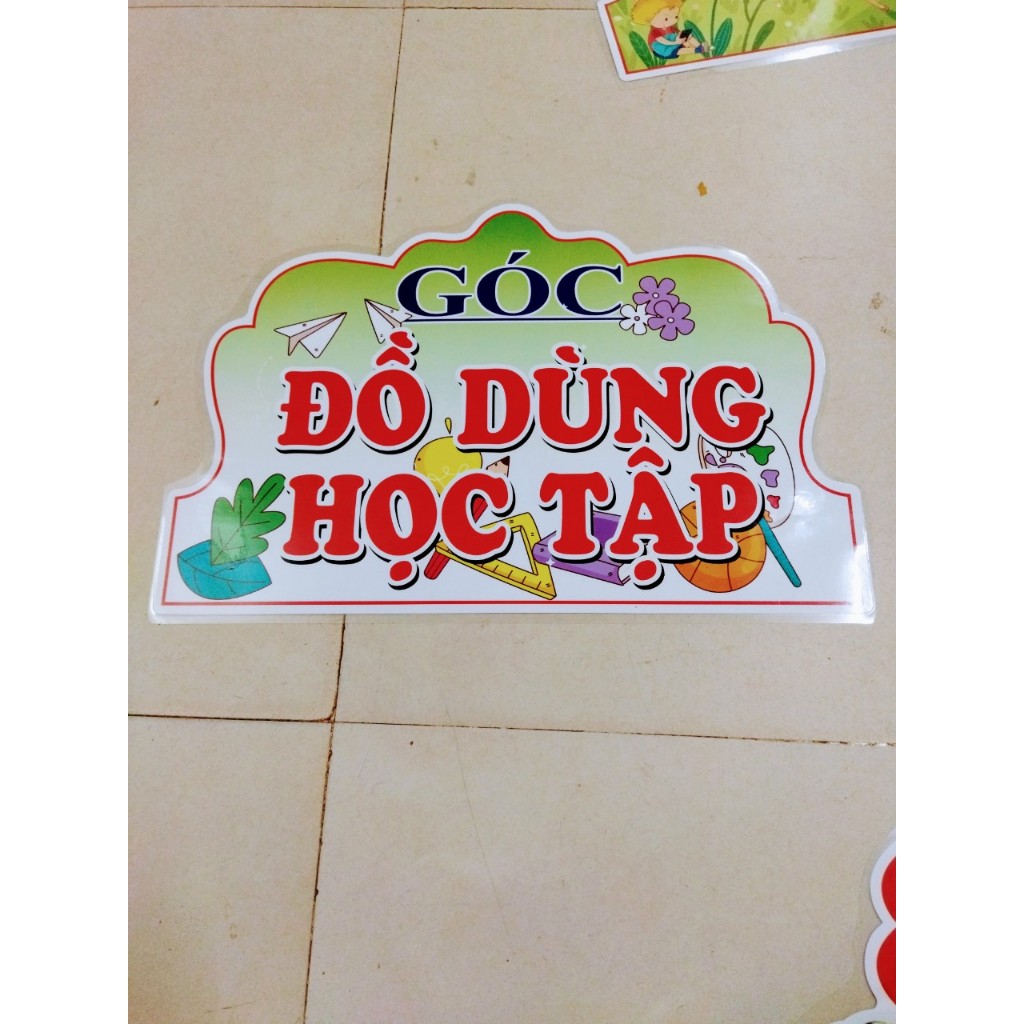 Góc thư viện , Góc học tập , Tắt đèn quạt..... ép plastick sẵn băng dính dán tường