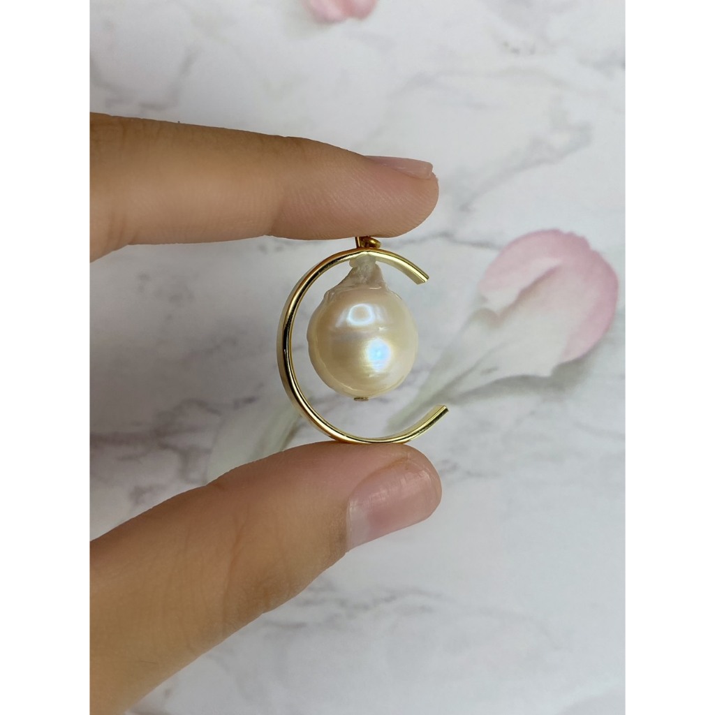 Mặt dây chuyền trai Southsea khung mạ vàng K14