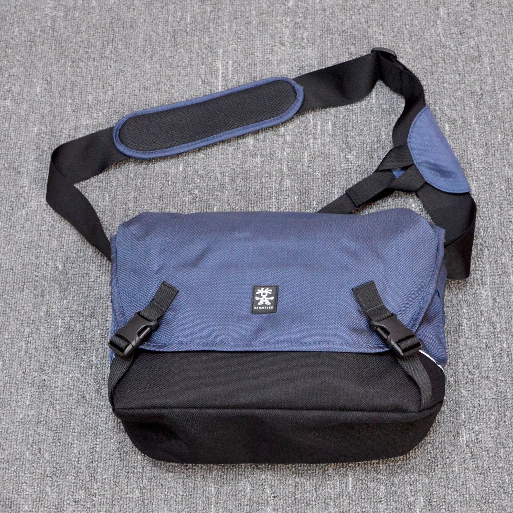 Túi máy ảnh Crumpler Roady 7500 có ngăn ipad