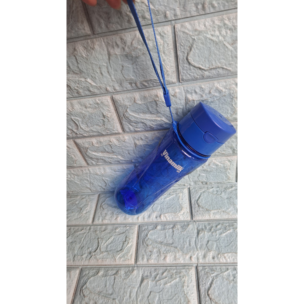 Bình thể thao Vinamilk có dây 700ml