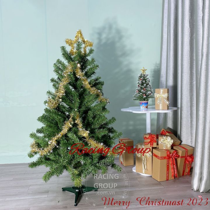 Cây thông noel cao 90cm đầu tròn lá xanh tán dày xum xuê kèm phụ kiện