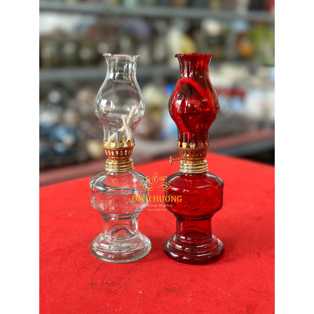Đèn thờ dầu thủy tinh đỏ trắng.cao 20cm. ( đôi)
