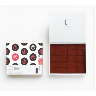 DELUXE. Midnight Rose Nama Chocolate (Sô cô la tươi cao cấp vị hoa hồng)