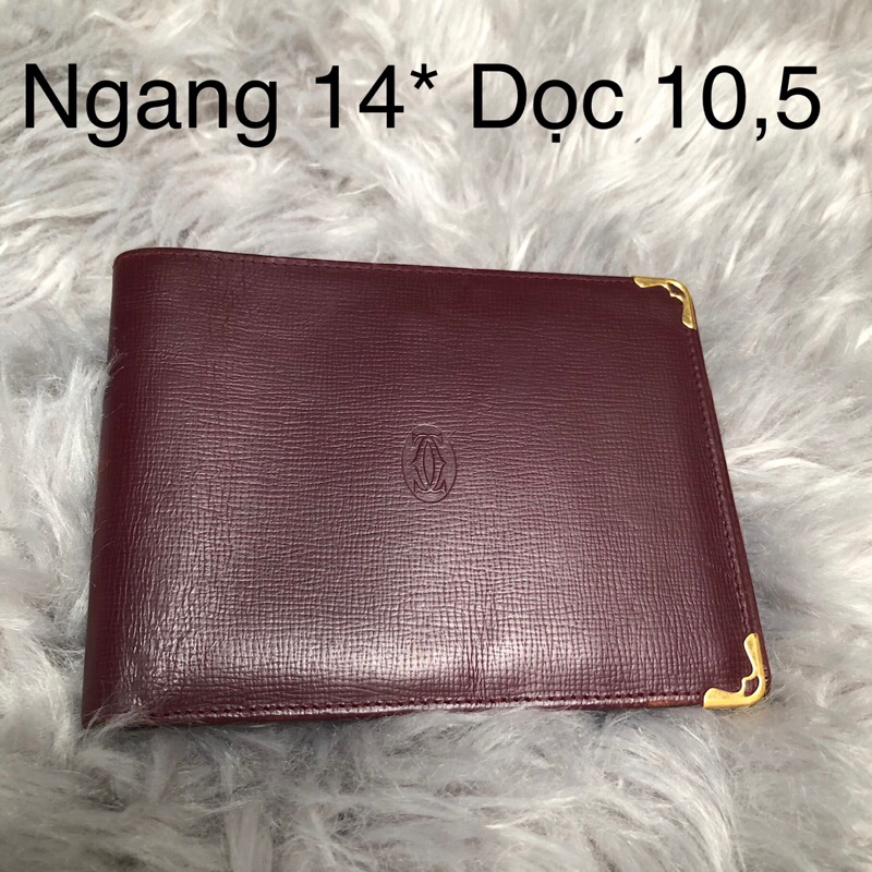 Ví chuẩn si. Ví qua sử dụng. Khách vui lòng xem hình nếu muốn biết thêm thông tin sản phẩm mời khách vô chat nhé. Thanks