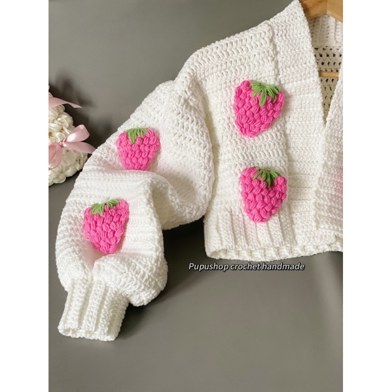 ÁO KHOÁC CARDIGAN DÂU TÂY LEN MÓC THỦ CÔNG SỢI LEN TO