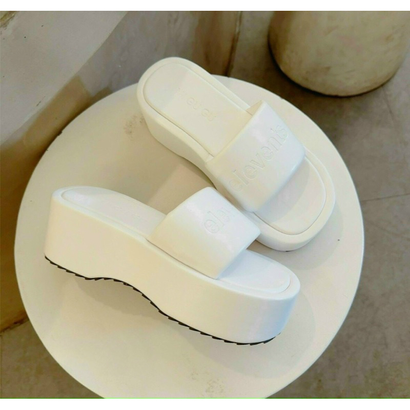 Sorami.Shoes | Dép quai ngang đế 7cm, dép bánh mì in chữ thời trang