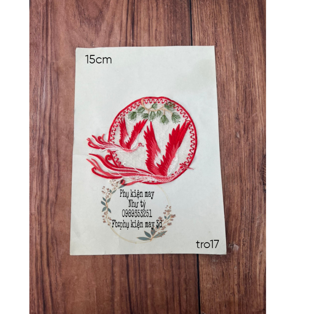 Tấm tròn thêu cặp hạt trang trí áo dài