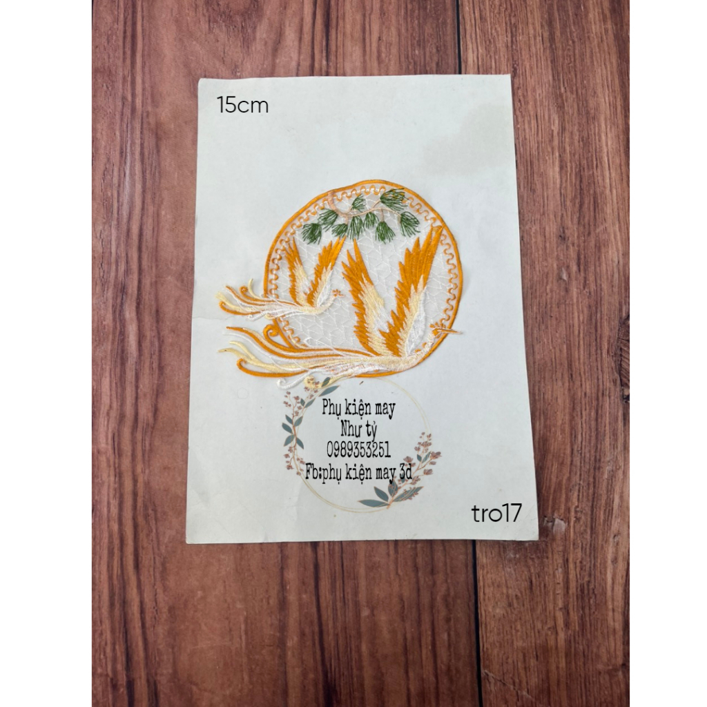 Tấm tròn thêu cặp hạt trang trí áo dài