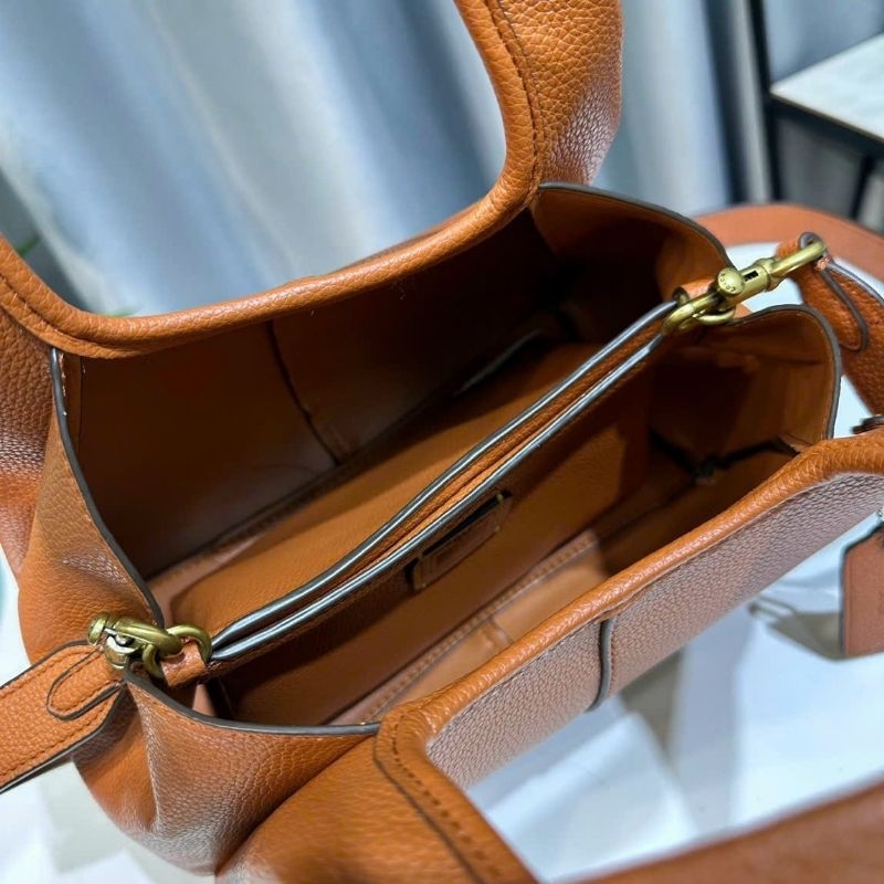 Về thêm màu mới  Hàng bao chuẩn xịn✨✨LANA SHOULDER BAG 23✨✨ CM545🌟Thiết kế đơn giản nhưng không kém phần sang trọng