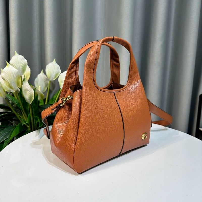 Về thêm màu mới  Hàng bao chuẩn xịn✨✨LANA SHOULDER BAG 23✨✨ CM545🌟Thiết kế đơn giản nhưng không kém phần sang trọng