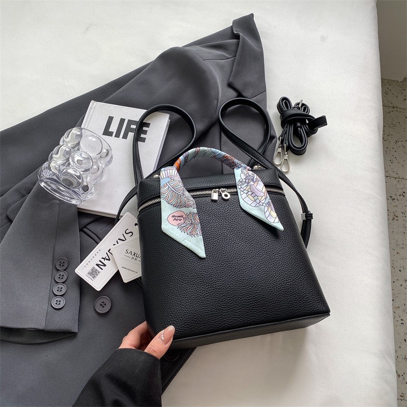 Balo dáng trơn kèm khăn sz 22cm cực xinh