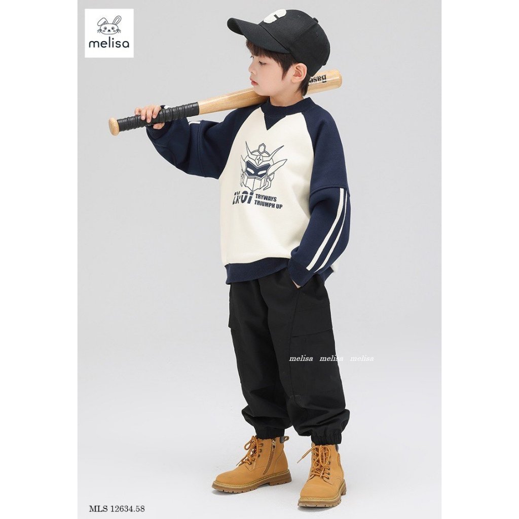 Bộ nỉ Melisa áo da cá in hình & quần kaki túi hộp cho bé trai