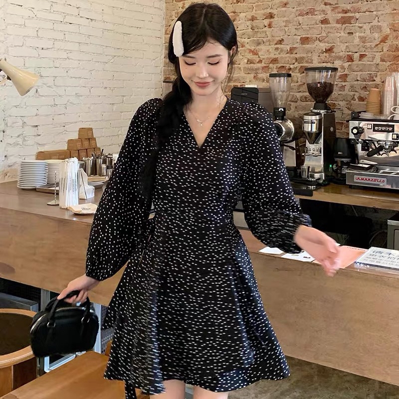 VÁY ĐẦM HOA NHÍ ĐEN CHẤM BI THIẾT KẾ BODY DÁNG NGẮN TAY DÀI ẢNH THẬT