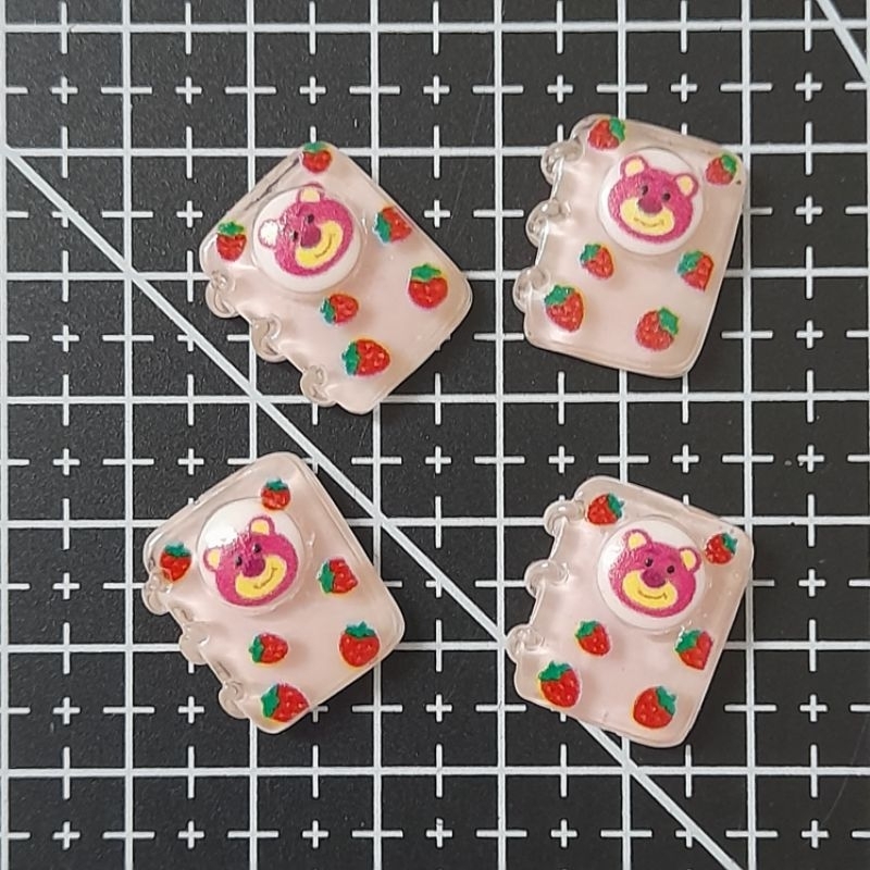 Set 4 charm gấu dâu lotso kèm keo
