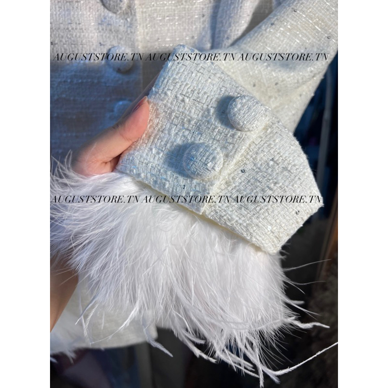 Váy dạ tweed Y.S.L phim Celebrity, cúc bọc tay phối lông vũ sang chảnh