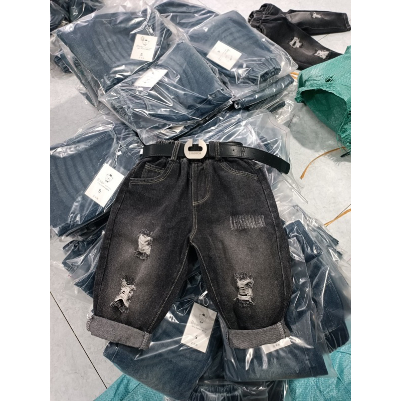 Quần jean baggy rách bé trai