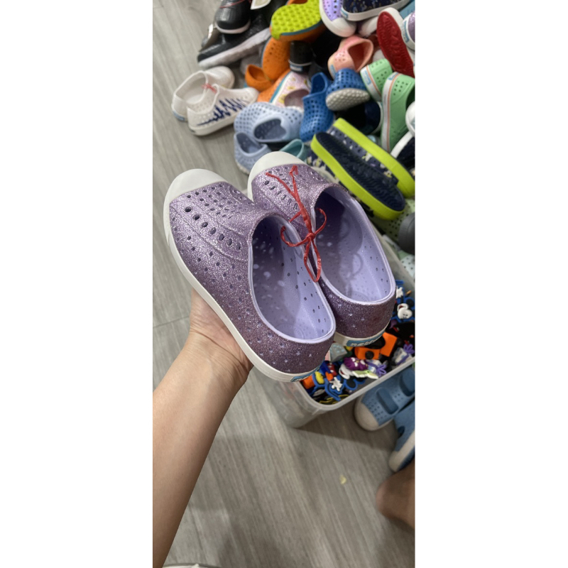 Giày Native cho bé gái size c13 ~ 19-19,5cm