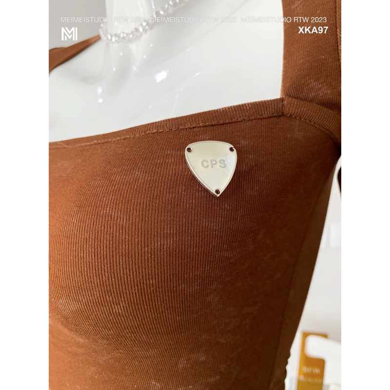 Áo phông loang cổ vuông kèm tag MEIMEI