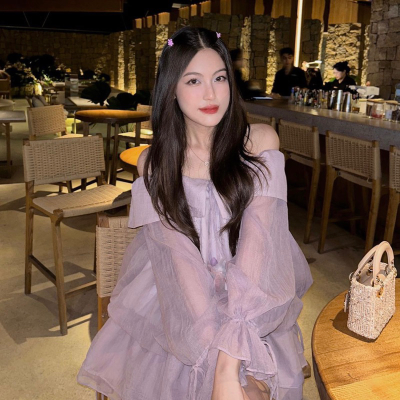 Đầm ngắn trễ vai tay dài có bo chun ở eo và ngực | Lace Mini Dress