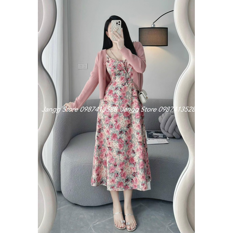 Áo carigan len hồng mix váy maxi hoa nhí cùng tông
