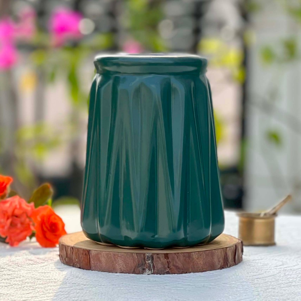 Lọ hoa gốm sứ Bát Tràng dáng mũi tên cao 14 cm - Bình cắm hoa nhỏ decor trang trí bàn làm việc giá rẻ