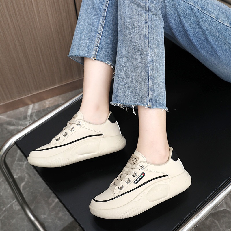 Giày thời trang nữ phong cách Hàn Quốc. Lưu ý: giày form nhỏ nên quý khách hàng chọn tăng lên 1 size