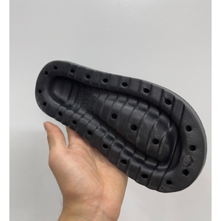 Dép nữ hai quai đúc nguyên khối độn đế 7cm đính khuy caro