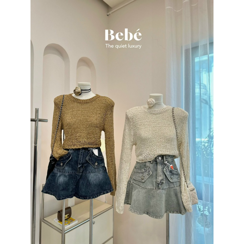 Áo len kèm chocker bông hoa có đệm vai