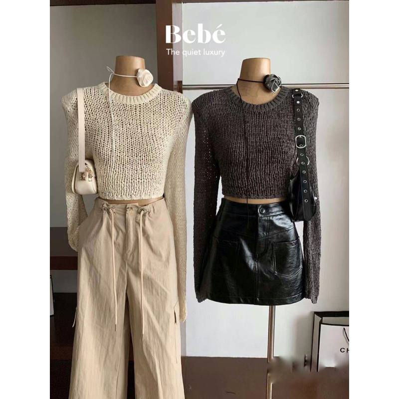 Áo len kèm chocker bông hoa có đệm vai