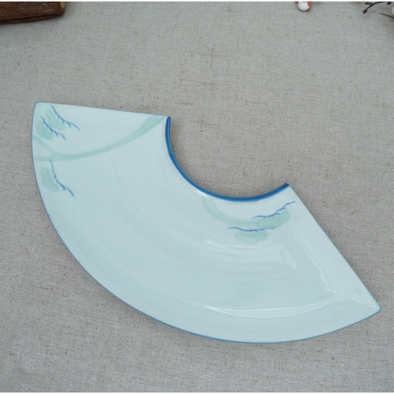 Dĩa Hình Cánh Quạt Bằng Sứ Bài Trí Sushi/Nigiri/Cơm Cuộn/Chả Giò Phong Cách Nhật Bản - Gốm Sứ Nhật Bản