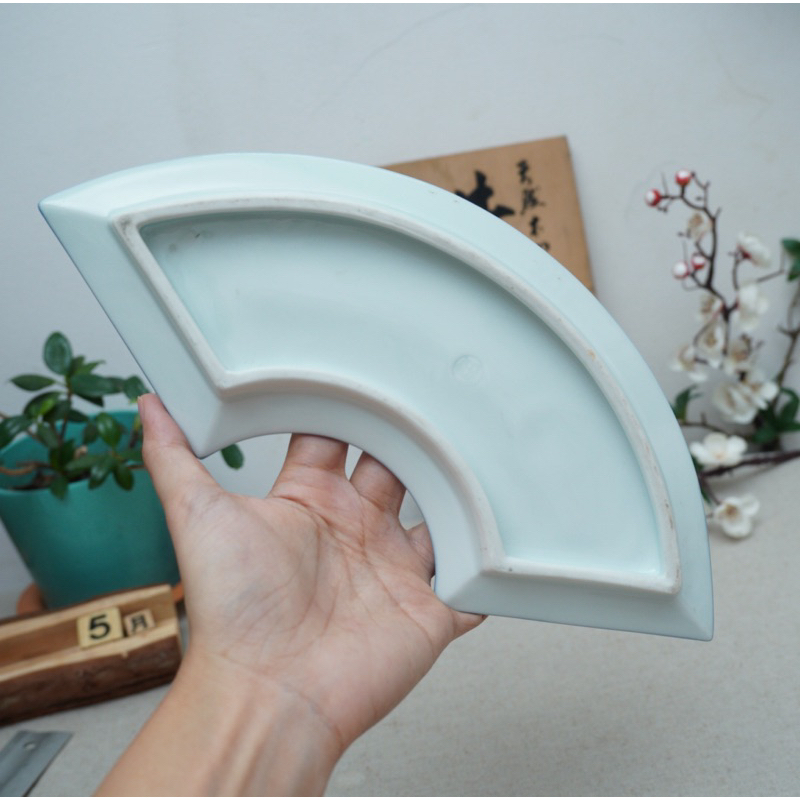 Dĩa Hình Cánh Quạt Bằng Sứ Bài Trí Sushi/Nigiri/Cơm Cuộn/Chả Giò Phong Cách Nhật Bản - Gốm Sứ Nhật Bản