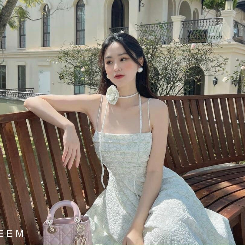 Váy hoa 2 dây xếp lý ngực có kèm choker, đầm hoa xoè 2 dây tiểu thư_L44