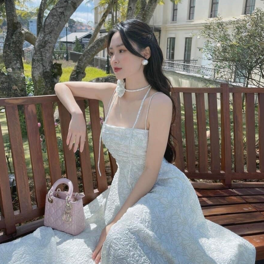 Váy hoa 2 dây xếp lý ngực có kèm choker, đầm hoa xoè 2 dây tiểu thư_L44