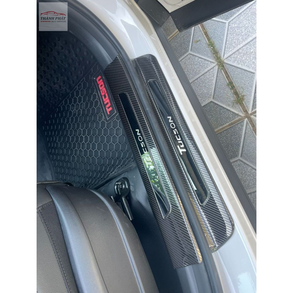 Ốp Bậc Cửa, Nẹp Bước Chân Carbon Hyundai Tucson 2022-2023 Full bộ 8 Chi Tiết