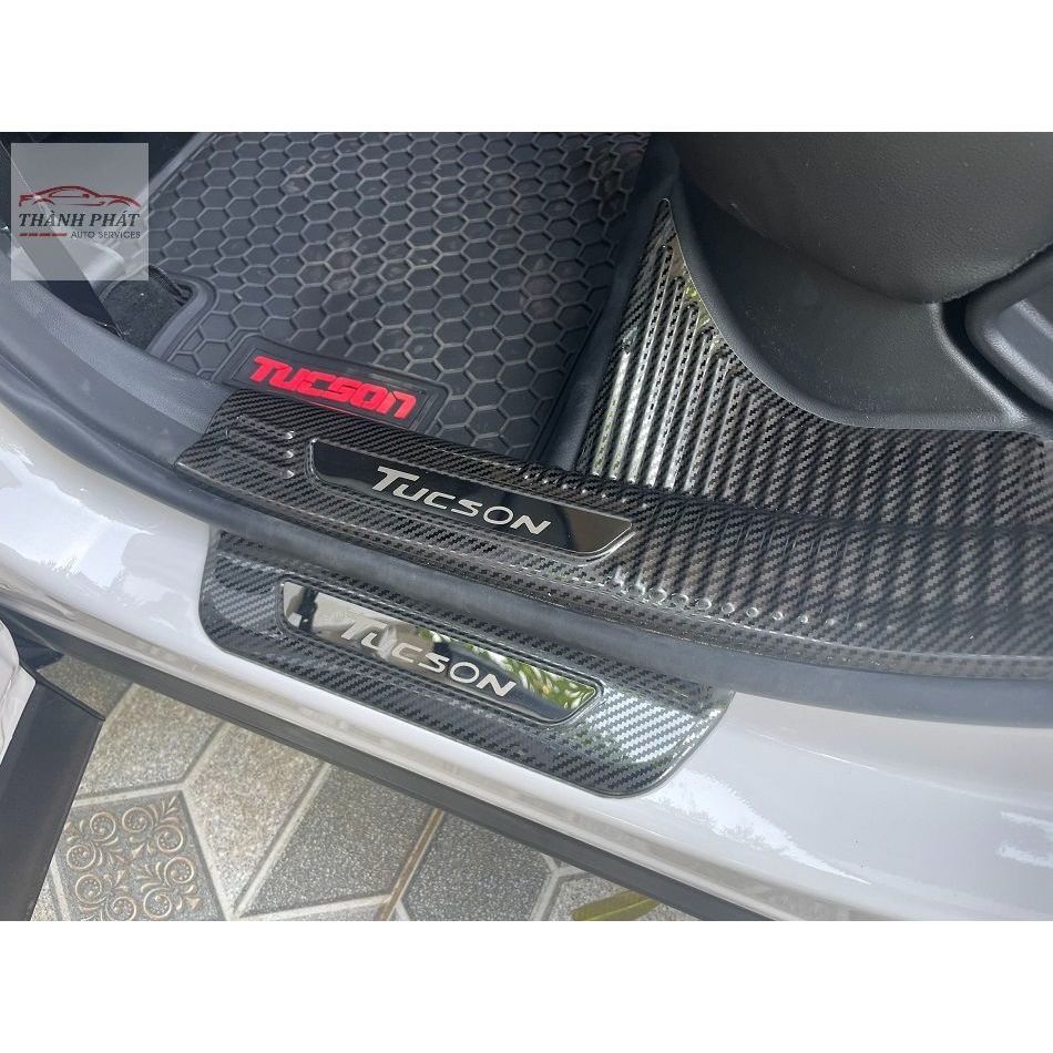 Ốp Bậc Cửa, Nẹp Bước Chân Carbon Hyundai Tucson 2022-2023 Full bộ 8 Chi Tiết