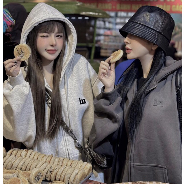 JENNYCLOSET | Áo khoác nỉ hoodie dây kéo trần bông hàng QCCC , Áo khoác hoodie zip chữ in MPB