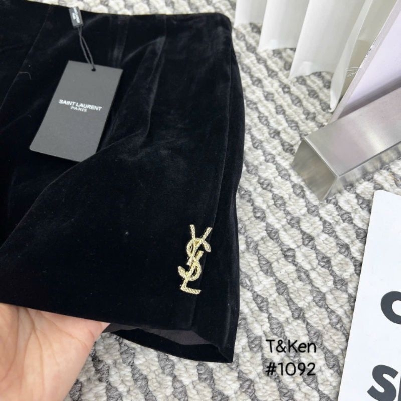 Quần sooc nhung tag cài hàng QC