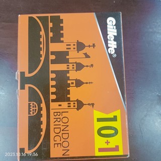 Hộp 100 lưỡi lam Gillette London Cam