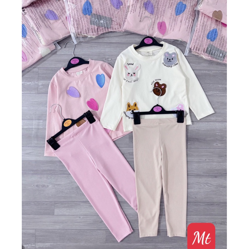 Set 2 bộ bé gái hình trái tim và hình thú